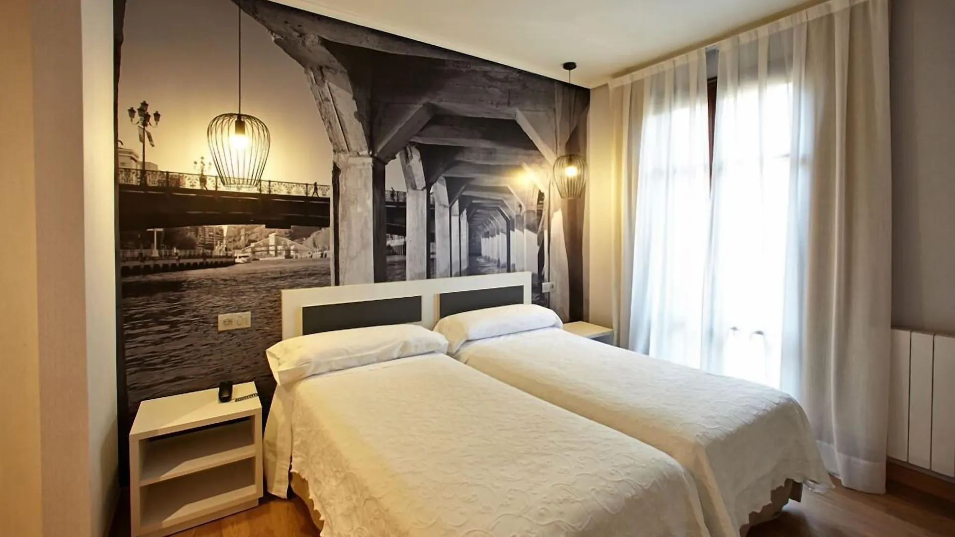 ***  Hotel Sirimiri Bilbao España