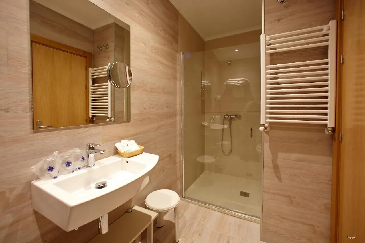 ***  Hotel Sirimiri Bilbao España