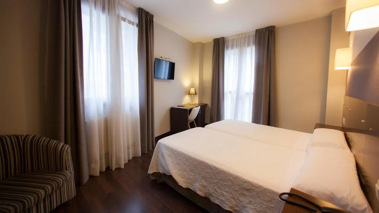 ***  Hotel Sirimiri Bilbao España